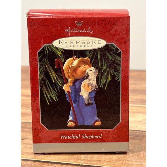 1998 HALLMARK KEEPSAKE ORNAMENT QX6496 WATCHFUL SHEPHERD WITH LAMB - Picture 2 of 11